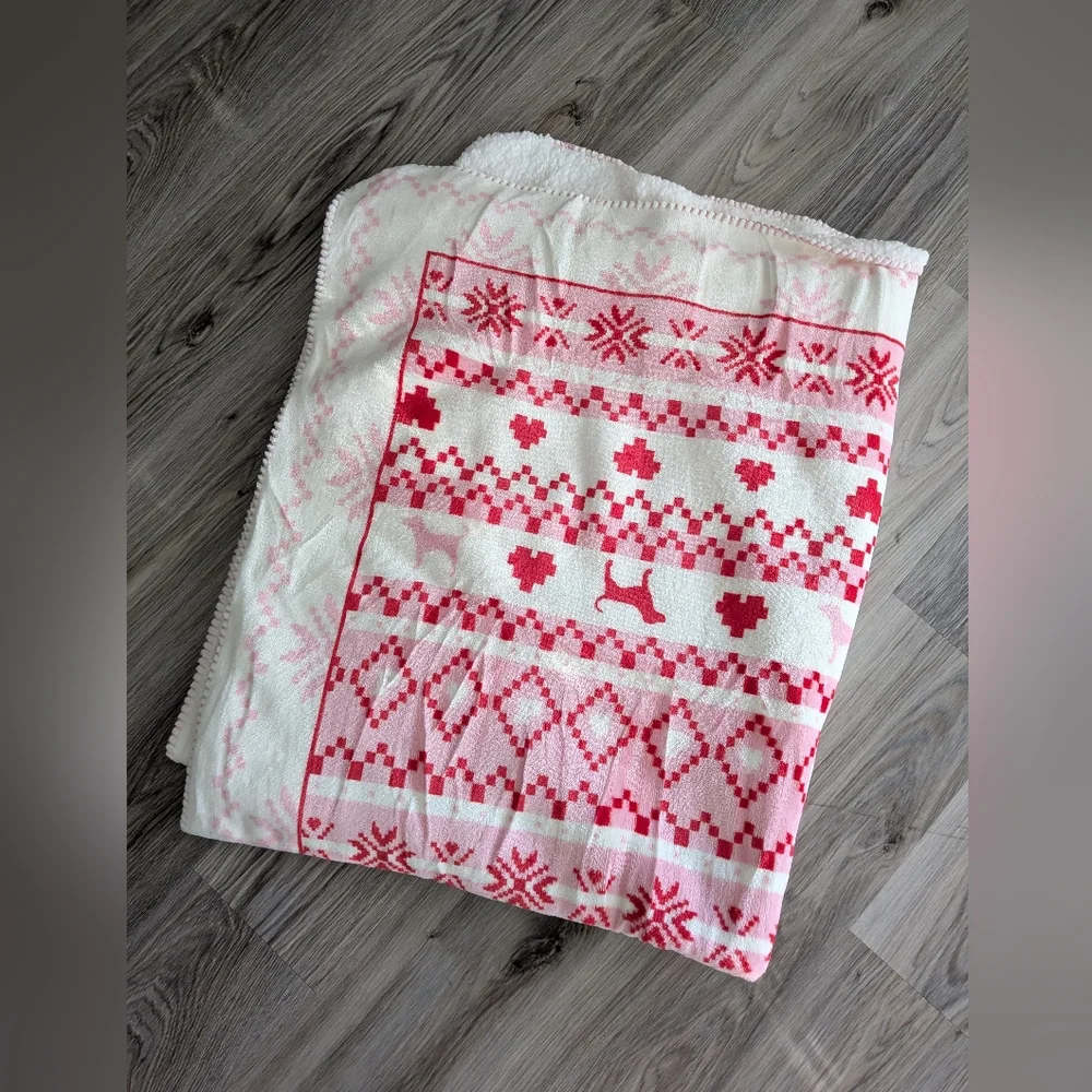 NEW Victorias Secret PINK Fleece Blanket 50×60 In. Soft Cuddly Cozy